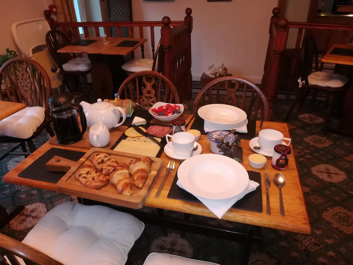 Tara Bed & Breakfast Fishguard Exterior foto